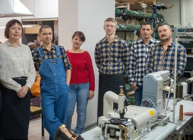 Про компанію фото